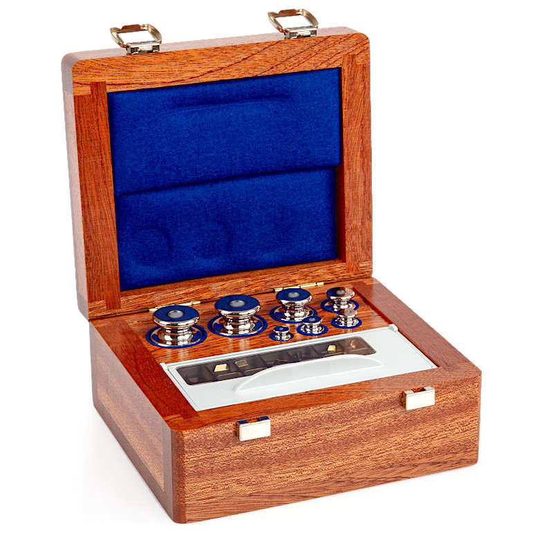 Cilíndrico con cámara de ajuste, juego (1 mg - 200 g), caja de madera