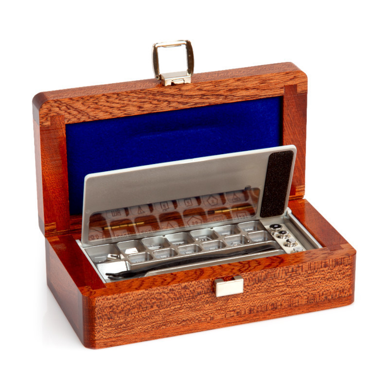 Cilíndrico con cámara de ajuste, juego (1 mg - 5 g), caja de madera