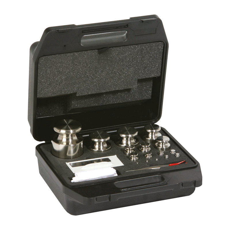 Cilíndrico con cámara de ajuste, juego (1 mg - 5 kg), caja de plástico